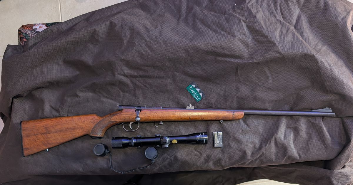 Tyrol 5022 - Alcock & Pierce 4x32 scope