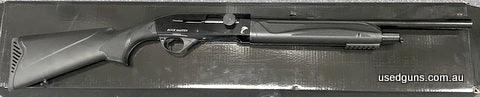 Brand new in box Buckmaster PB12 12G button release shotgun. Sports a 20 inch barrel with a 5 choke set and express sights. Featuring patented push button loadi