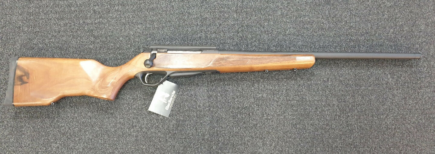 Brand new Lithgow LA102 Crossover in.223 with a walnut stock up for sale. The LA102 Crossover is a versatile multi-use mid-weight centrefire rifle. The CrossOve