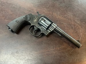 COLT
NEW SERVICE
455 ELEY
6 SHOT
EXCELLENT BORE
BROAD ARROW MILITARY MARKINGS
WITH ORIGINAL LANYARD RING
MANUFACTURED 1917
PRE 46 COLLECTABLE
#126854

VGC+ $1449