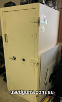 Weighs 525kg Dimensions external 690w x 865d x 1510h Internal 620w x 465d x 1340h. Buyer to arrange freight from Mt Gambier SA SMS first please Price is ONO