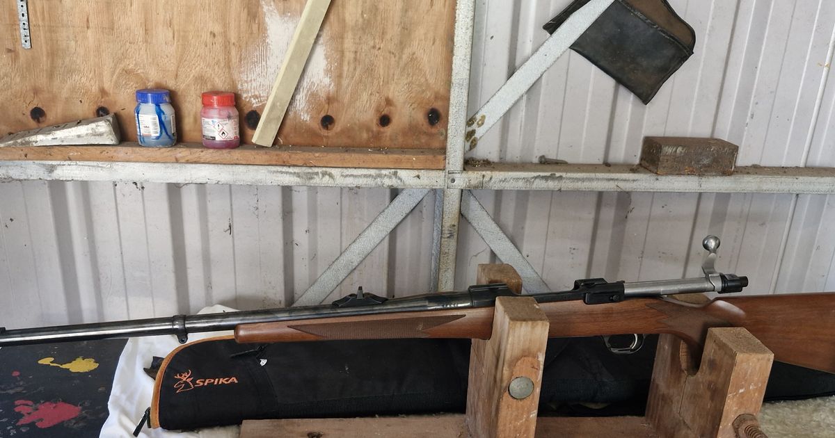 Ruger M77 Hawkeye