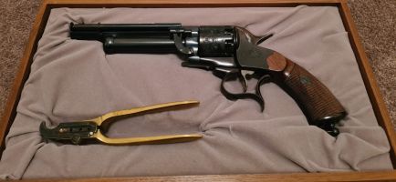 Excellent Pietta Lemat revolver in case .44BP/20G BP. unique 9 shot revolver around a single shot 20g barrel Excellent in case with bullet mold Stock Code: 663 