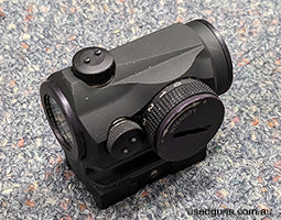 Micro T-1 2 MOA - Red dot reflex sight with standard mount for Weaver/Picatinny in very good condition. This sight also includes a 12mm riser to raise the sight