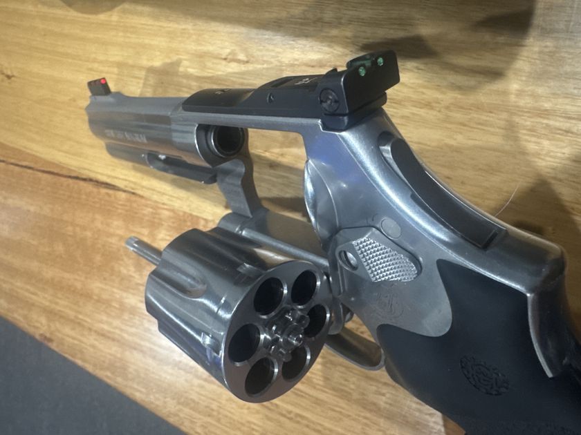 4 Inch 686 S&W -6
