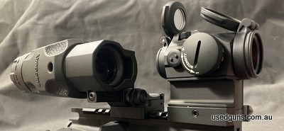 3XMag-1 Magnifier - 39mm FlipMount base Variable (-3 to +3) dioptric setting Compatible with Aimpoint red dot sights for longer range aiming or observation Ergo