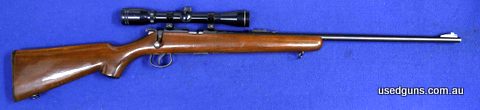 Timber stock, open sights & scope, detachable magazine,