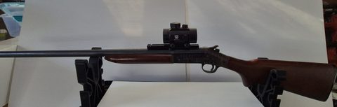 Selling a .22 blank firing Tranquiliser gun with sights as shown. In very good condition. Brand new .22 blank insert. Reflex 40 Red Dot sight Price includes pos