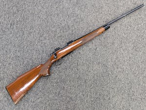 REMINGTON
MODEL 700
17 REM
5 SHOT
24 INCH SPORTER BARREL
BLUED FINISH
BLUE IS PATCHY EXTERNALLY
CHECKERED WALNUT STOCK
WITH BLACK FOREND TIP
WEAVER STYLE BASES
#6823885

VGC $795