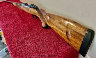 SAKO 85 BAVARIAN in 308W. Beautiful rifle in excellent condition with clean bolt face attesting to little use. Strong grain lines in the timber stock with contr