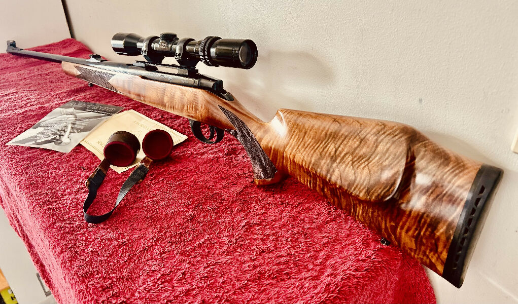 Deluxe hand crafted and beautiful rifle in 308 calibre from the highly regarded European maker Antonio Zoli. Famous for their shotguns this gunsmith has made li