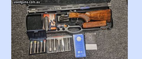 Brand New, Beretta 692 Black. Stored as a spare Sporting Comp Gun and Never Fired. Stunning Timber, comes with all the extras + more, Carbon Fibre Top Rib, Full