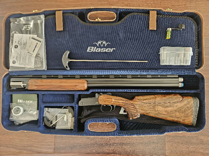 Blaser F3 Vantage 12g. 30" barrels with mid rib, centre bead and 5x factory extended chokes. Very pretty grade 5 timber stock with adjustable comb. This shotgun