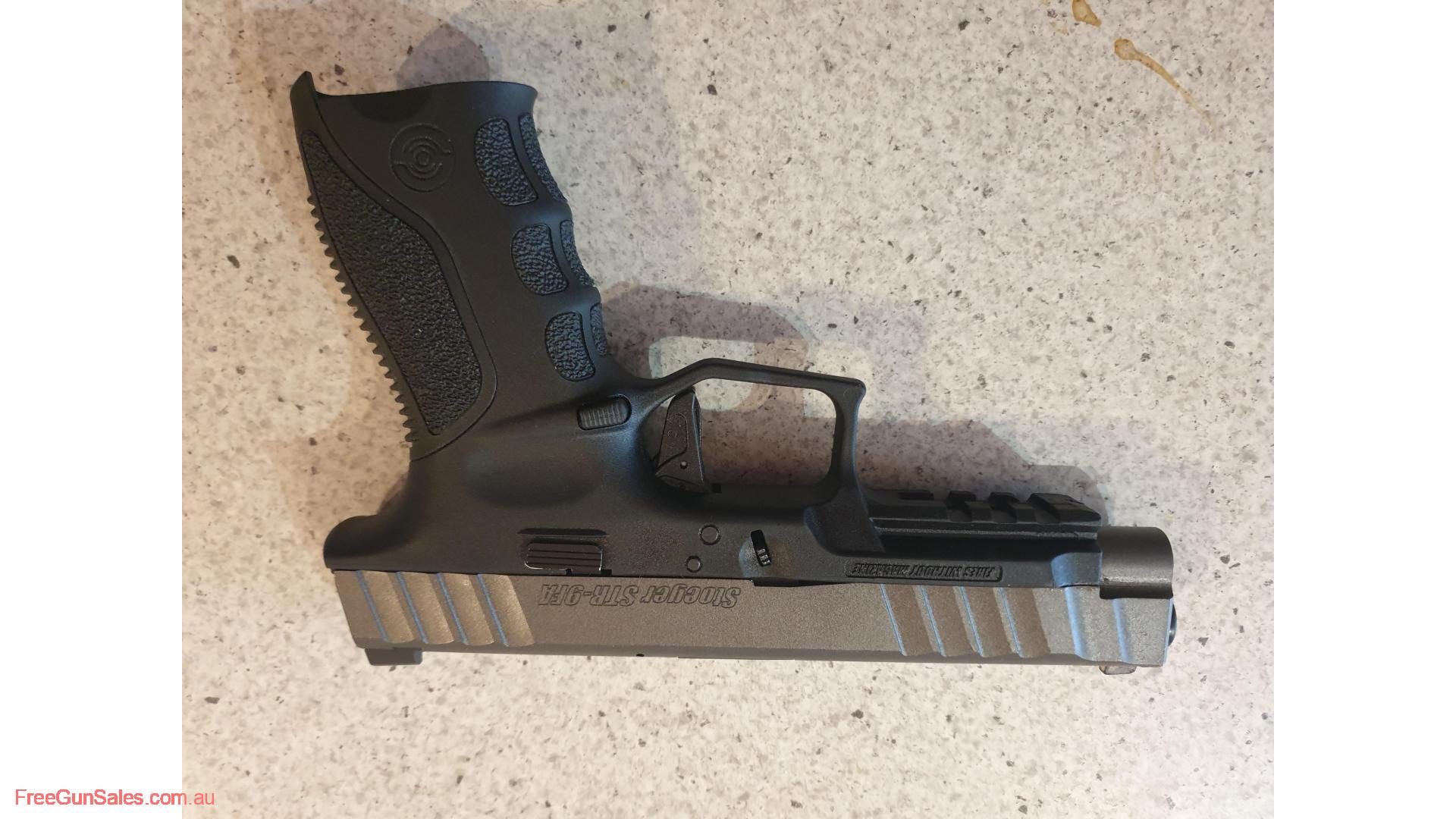 Stoeger STR 9FA Woodenbong