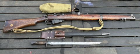 1916 Lithgow ShtLe III, not matching numbers. Put back to original configuration, 1916 dated Lithgow wood, magazine cut off, windage adjustable rear sight, voll