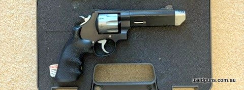 Performance Center gun, hand-cutting and fitting to fine tuning for precision. Products from the Performance Center are the ultimate expression of old-world cra