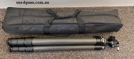 Excellent condition carbon fibre Vipertek CT3 Tripod. CT3 allows you to adapt your picatinny rail or Arca rail onto the same adaptor. This means if you run diff