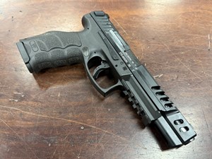 HECKLER & KOCH
VP9 MATCH
9MM
10 SHOT
CASED WITH TWO MAGS
5.5 INCH MATCH BARREL
OPTIC READY
#275-005284

EXC+ $1290