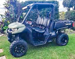 CANAM DEFENDER HD8 DPS Bighorn 27" 6 ply tires with slime 31 inch Light bar on roof 2 x 6 inch front green thermal hunting lights on front Reverse work light wi