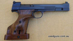 Hammerli International 215 .22LR semi auto target pistol in very good condition. A high quality, Swiss made target pistol with excellent accuracy and reliabilit