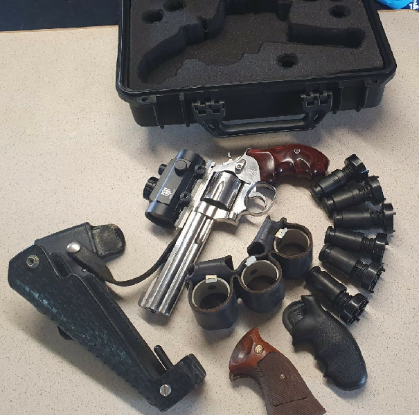 Smith & Wesson 686 revolver, 6 shot,