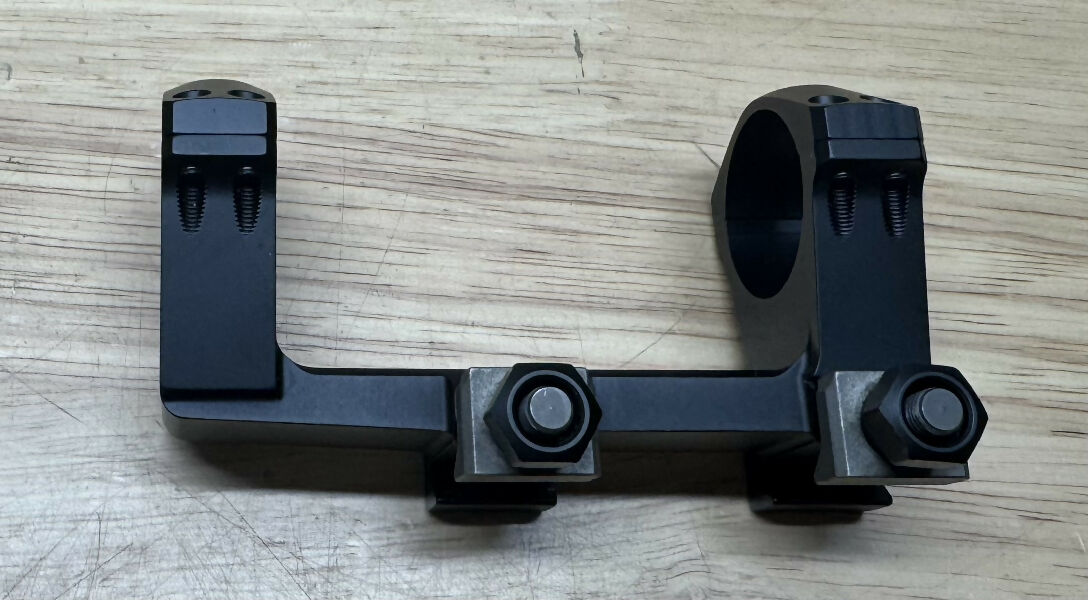 Nightforce x-treme duty ultralight 30mm unimount with 20moa cant 38.1mm (1.5”) high. Excellent condition and surplus to requirements. Includes postage.