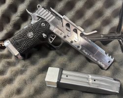 Very nice SVI hard chromed, flat adjustable trigger, thumb rest, racking lever,ready for you to customise to suit you, build a open gun maybe cut back and build