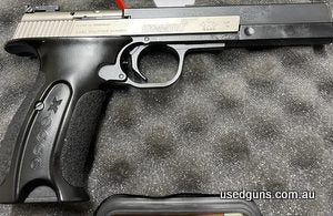 Very good condition Hammerli X-Esse comes with 3 mags in original box very good gun to start out with