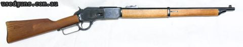 This rifle has never been fired and is in superb condition. Lever action, five-shot. Replica of the original Winchester, in this case with the attractive long s