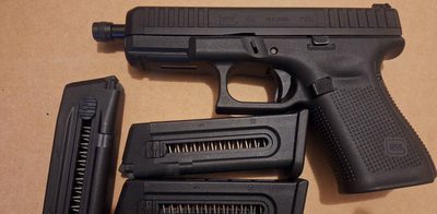 Excellent condition with 3 magazines Used for only 700-800 rounds Postage and broker fees $80 to be paid by the buyer