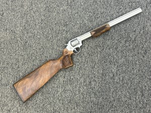 ALFAPROJ
CARBINE
REVOLVING RIFLE
MATTE STAINLESS STEEL
CATEGORY B
16.5" BARREL
ADJUSTABLE REAR SIGHT
CHECKERED WALNUT STOCK & FOREND

AVAILABLE IN
357 MAGNUM 6 SHOT NEW $2290
PROHIBITED IN NSW !!!