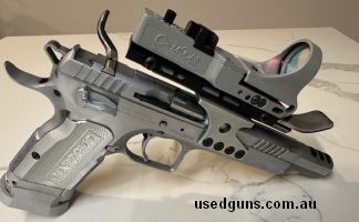 Very good condition 38 Super Tanfoglio Gold Custom. Comes with a hard case and 5 magazines. C-More red dot sight / scope and ready to race. Plastic protective i