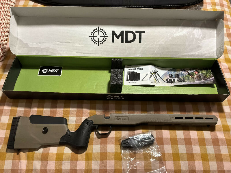 MDT Field stock full Chassis RH to suit CZ 457 rimfire includes action screws and butt spacers , has adjustable cheek riser and slotted fore end -AS NEW UNUSED