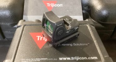 TRIJICON RMR 06 sight with 3.5 moa dot and Picatinny /Weaver mount base. Price includes freight. Initial contact per text or email as not always able to answer 