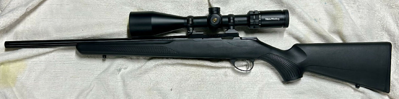 Tikka T1X, 17HMR, has had less than 200 rounds fired. As new. Extremely accurate rifle. Threaded barrel.