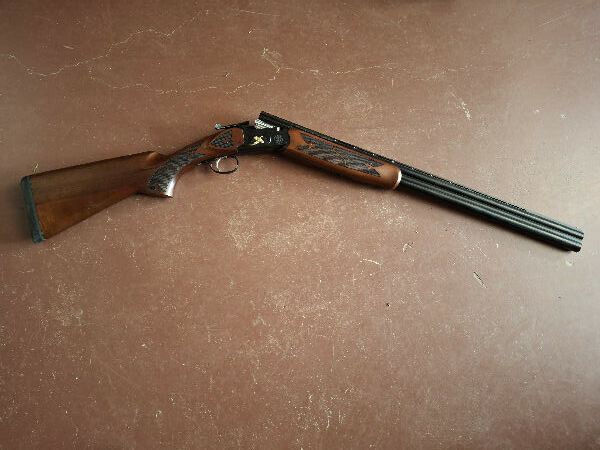 Very nice Stevens (made by savage) 12 Gauge under and over shotgun.great to shoot as balanced really well.3 chokes.