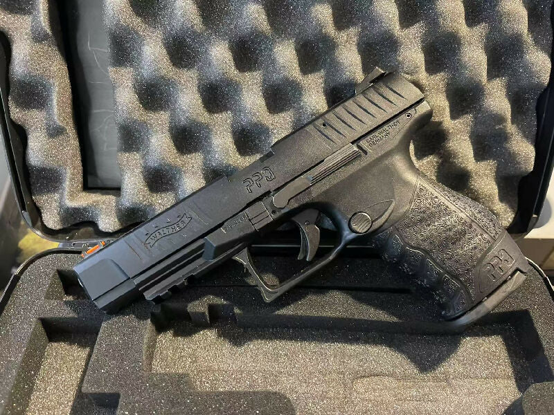 Walther PPQ M2 22LR come with¬†2 magazine and hard case