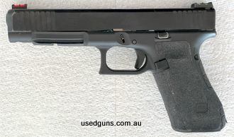 Glock 34 MOS (Gen 5) with 2 Glock 10-round magazines and 4 MOS plates. It also comes with the Glock magazine loader, Glock case, 2 standard backstraps, HiViz Li