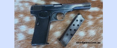 Model 1922 is a variant of the Model 1910. This was a larger model with a longer barrel (113 mm), slide extension, and a longer grip frame to accommodate an ext