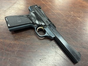 BROWNING
BUCKMARK
22LR
10 SHOT
5.5" BARREL
ORIGINAL BROWNING GRIPS
ADJUSTABLE REAR SIGHT
#655NY24355

VGC $349