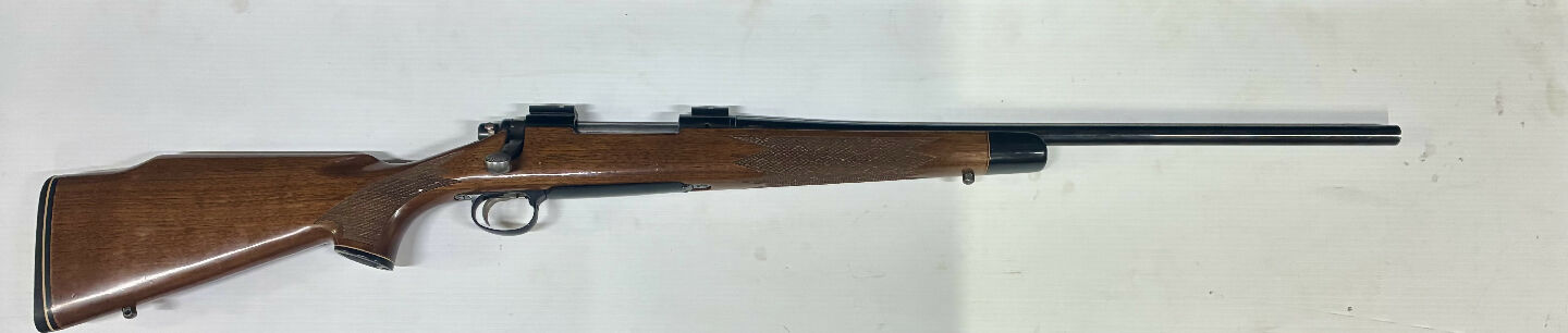 Remington 700 bdl in great condition a few small marks comes with weaver bases and approx 100 brass