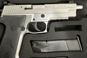 German made sig, fibre optics front and rear sight and original sights, competition barrel plus original sig barrel, 2 mags original box and book, Jake competit