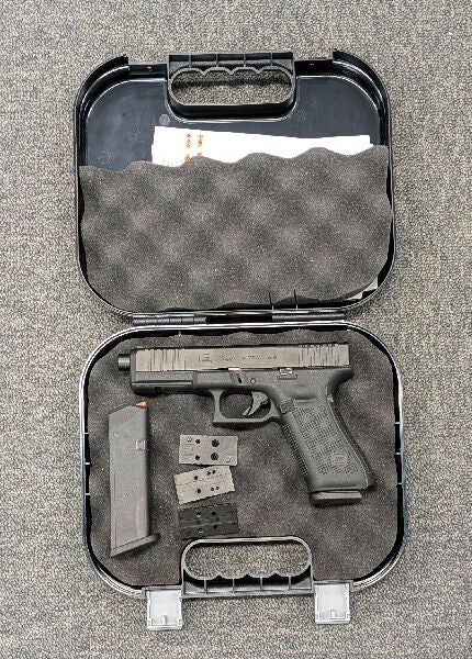 A Glock 17A Gen 5 MOS in 9mm in very good condition. Included with this gun are three MOS sight plates and two magazines in a Glock black plastic case. Please q