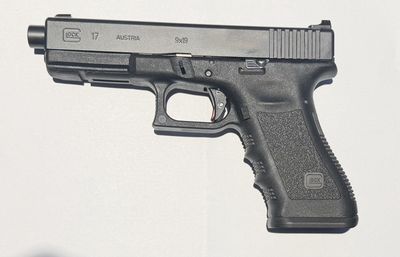 Used Glock 17 Gen3 9mm 10Rnd 120mm 2Mag Cased SN: ZKR306