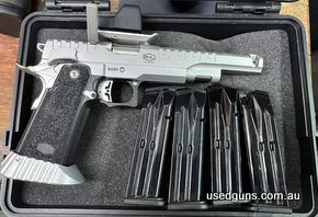 Fired less them 900 rounds , complete factory set up race gun, includes 34 inch JR belt and inners. Double Alpha mag pouches and spring kit. Magnificent pistol 