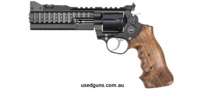 Like New. The Korth STX is the best 357 Revolver on the market. Balanced and a beast of a gun to own. Its been a safe queen and has had 50 rounds through it. Sa