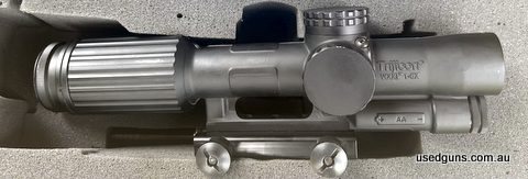 Trijicon Vcog 1-6x24 horseshoe dot/crosshair 223 77gr thumb screw mount. In good condition in box, few knocks and bumps but priced accordingly, glass is fine. T
