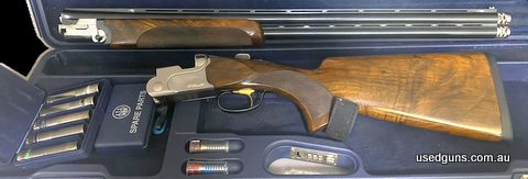 This is a well-balanced skeet or sporting clays DT10, serviced by Beretta 3 February 24. It is cased with Beretta spare parts including chokes keys. More photos