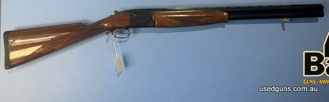 Browning Citori sporter 12G under + over shotgun. Is in very good condition. Has some light cosmetic marks. Comes with 5 chokes + choke key.