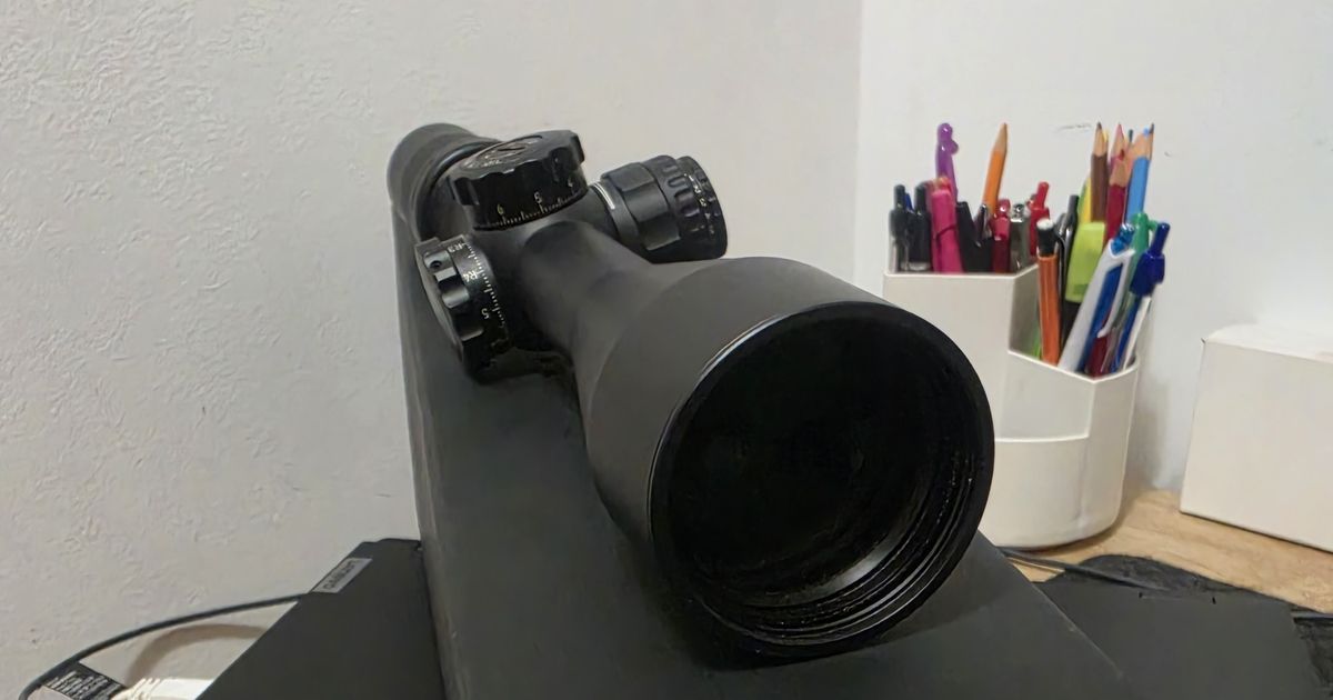 March Compact 2.5-25x52